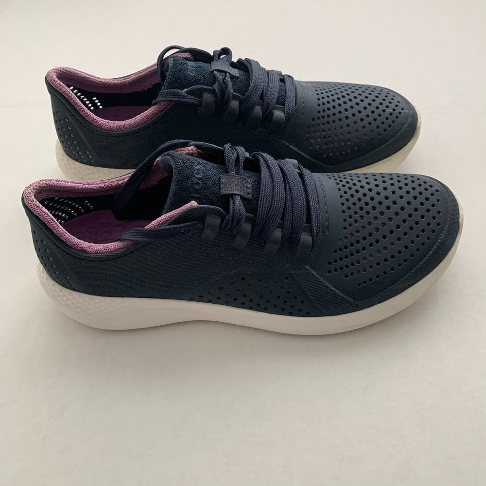 Croc's Women's Literide Pacer Sneaker Navy/Orchid Size 9